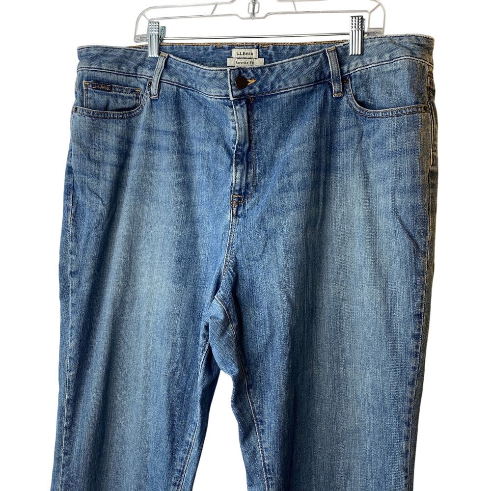 L.L. Bean Favorite Fit Medium Rinse Straight Leg Jeans Women's Size 20 - Picture 3 of 6